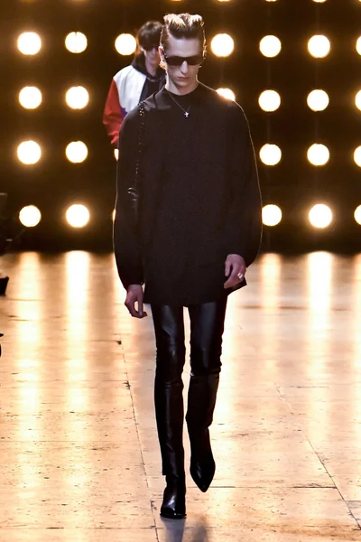 Look 33